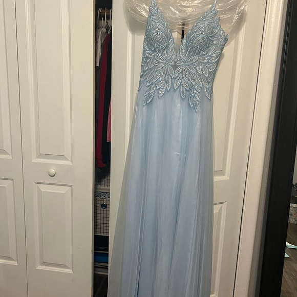 Windsor prom dress. Women’s, size 4. - Picture 1 of 3